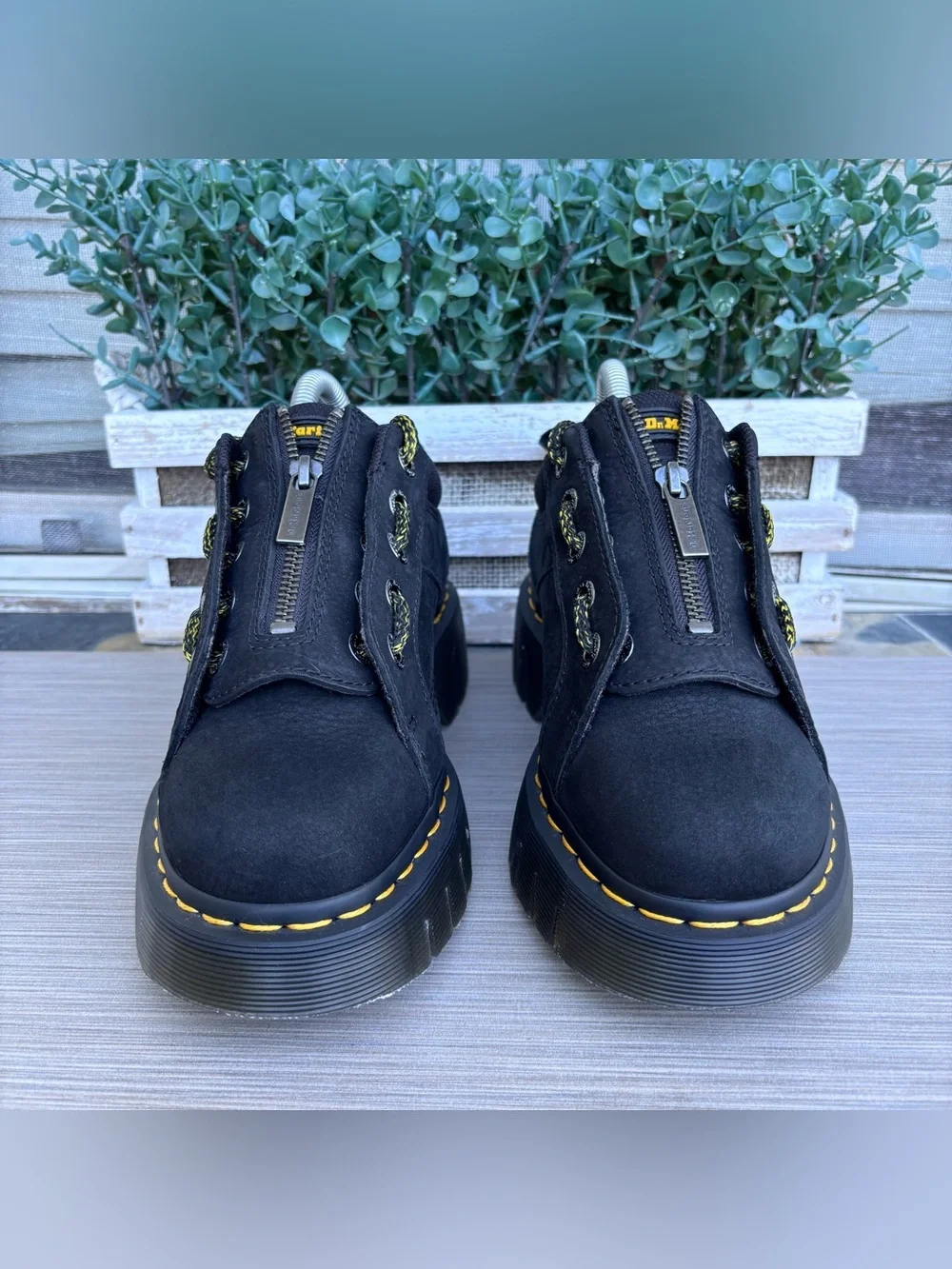 Dr. Martens Woodward Lo zip shoes
